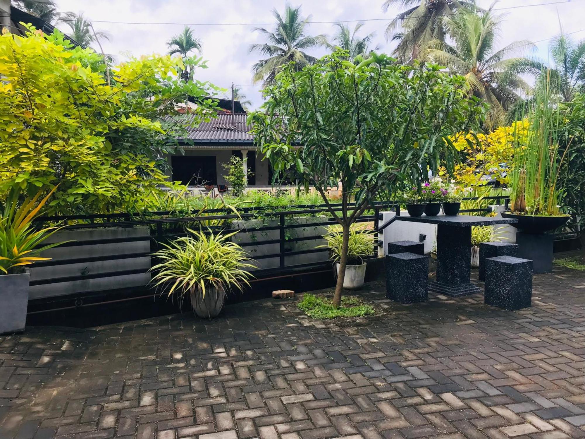 Pinidiya Resort Anuradhapura Zewnętrze zdjęcie